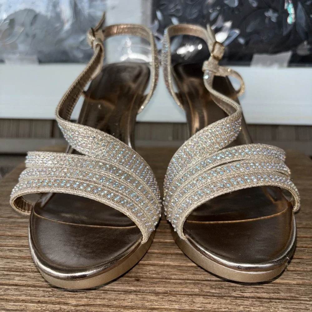 SILVER SLIPPER GOLD/BRONZE 4 IN. HEEL ANTI- SLIP GRIPPING WOMENS  8.5 W